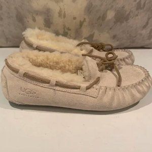 BIG BOY UGG SLIPPERS SIZE 4 EUC
